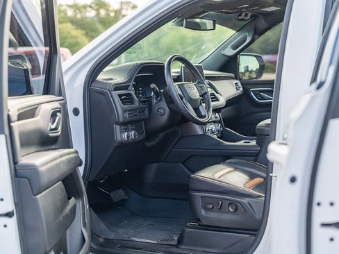 Used 2022 GMC Yukon XL AT4 image 17