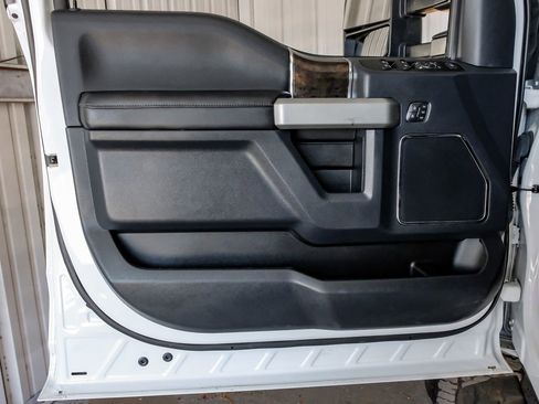 Used 2022 Ford F250 Lariat w/ Lariat Value Package image 44