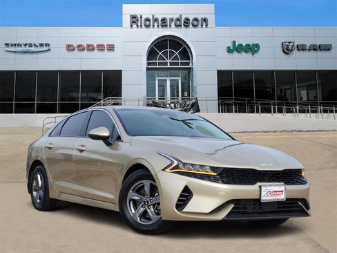 Used 2022 Kia K5 LXS image 1