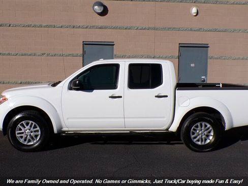 Used 2018 Nissan Frontier SV image 5