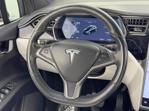 Used 2018 Tesla Model X 100D image 14