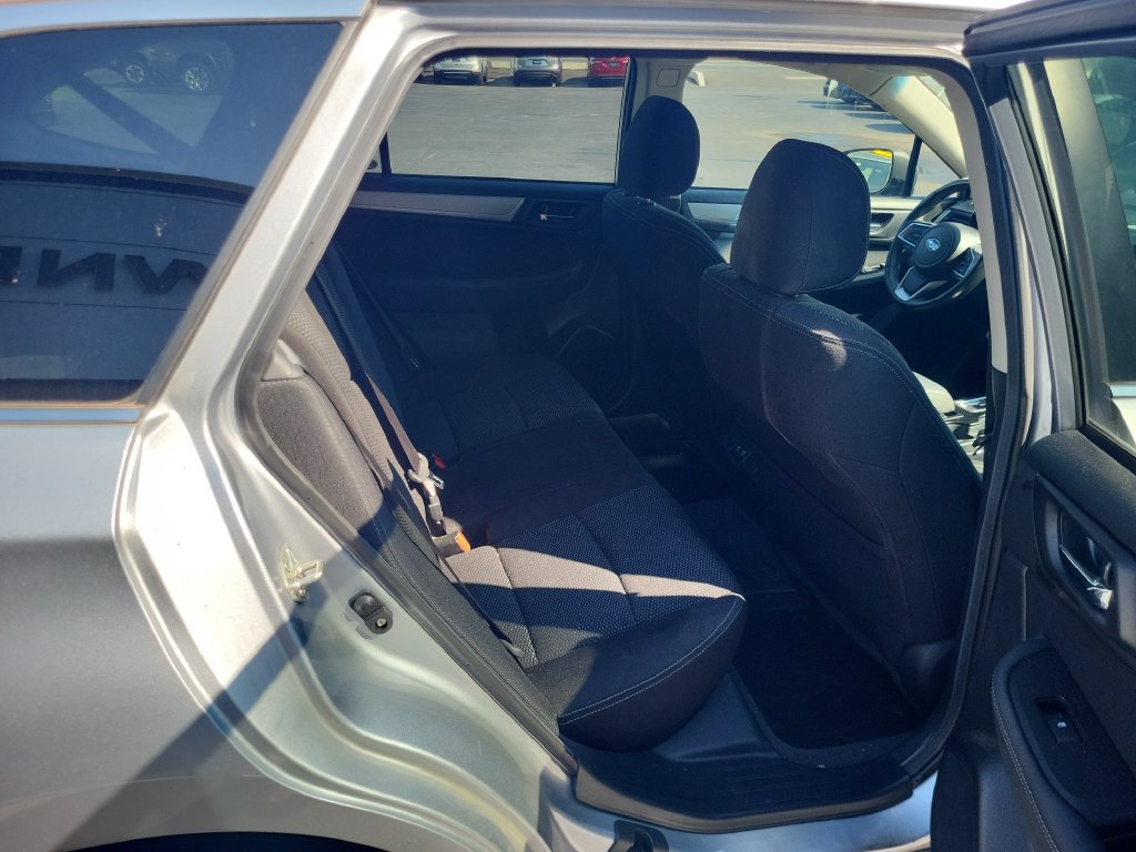 Used 2019 Subaru Outback 2.5i Premium w/ Popular Package #2 AWD/4WD image 10