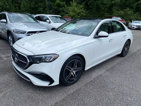 Used 2025 Mercedes-Benz E 350 4MATIC Sedan image 2