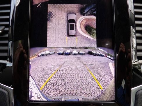 Certified 2024 Volvo XC90 B6 Plus w/ Protection Package Premier image 24