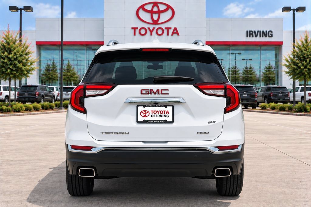 Used 2024 GMC Terrain SLT AWD/4WD image 4