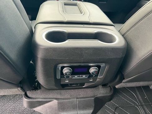 Used 2022 Chevrolet Tahoe Z71 w/ Luxury Package image 25