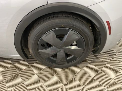 Used 2025 Toyota Prius LE image 10