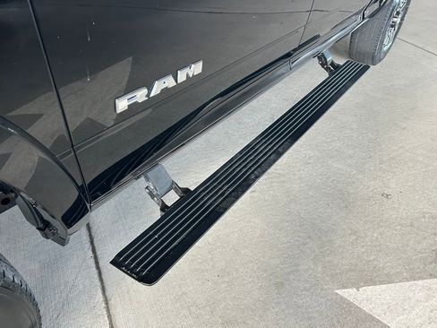 Used 2024 RAM 2500 Limited image 29