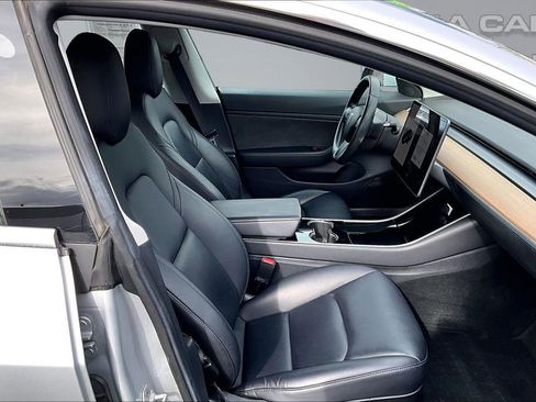 Used 2018 Tesla Model 3 Long Range image 7