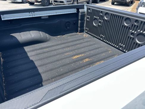 New 2026 Nissan Frontier SV w/ SV Convenience Package RWD image 12