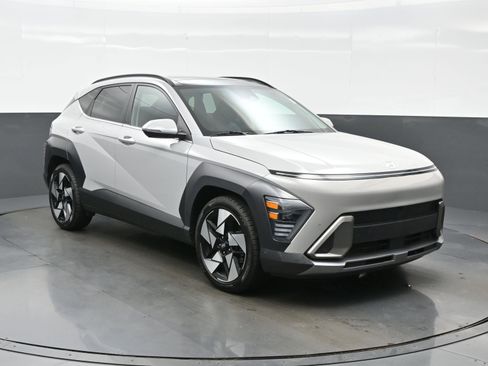 Used 2024 Hyundai Kona Limited FWD image 8