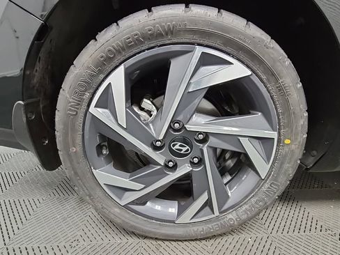 Used 2025 Hyundai Elantra Sport image 42