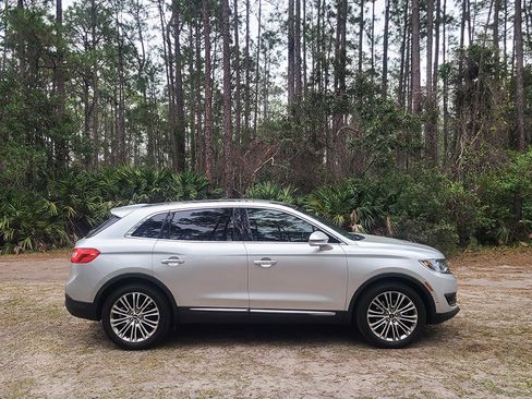 Used 2017 Lincoln MKX Reserve image 8