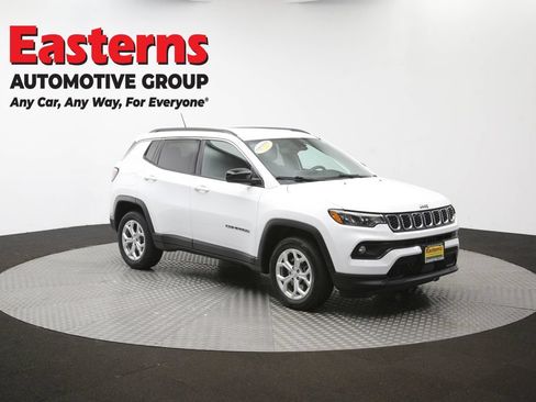 Used 2024 Jeep Compass Latitude AWD/4WD image 47