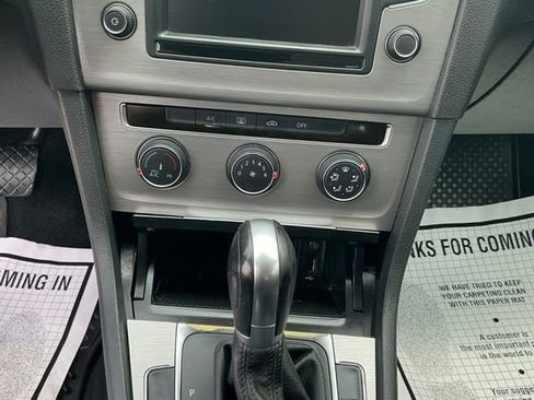 Used 2016 Volkswagen Golf S image 26