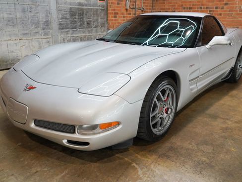 Used 2001 Chevrolet Corvette Z06 w/ Memory Pkg RWD image 20
