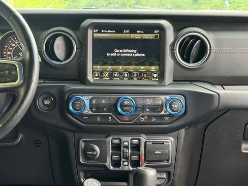 Used 2019 Jeep Wrangler Unlimited Sahara w/ Quick Order Package 24M Moab AWD/4WD image 46