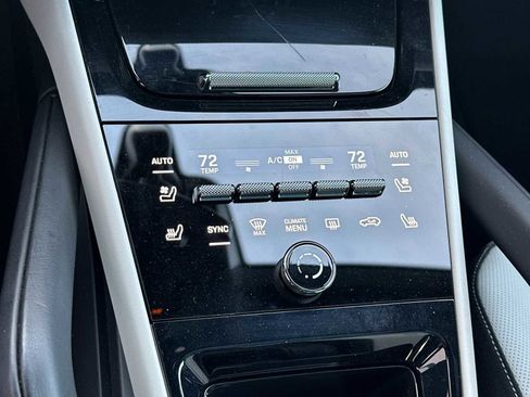 Certified 2024 Porsche Cayenne S image 21