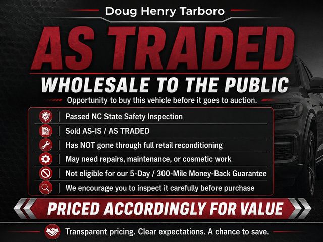 Used 2016 Dodge Challenger SXT RWD image 3
