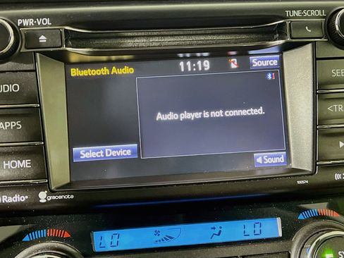 Used 2018 Toyota RAV4 XLE AWD/4WD image 27