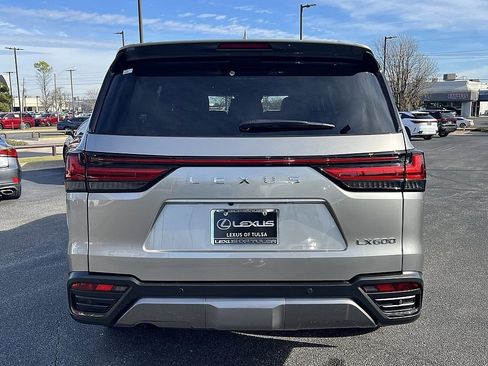 Used 2024 Lexus LX 600 4WD w/ Luxury Package image 4