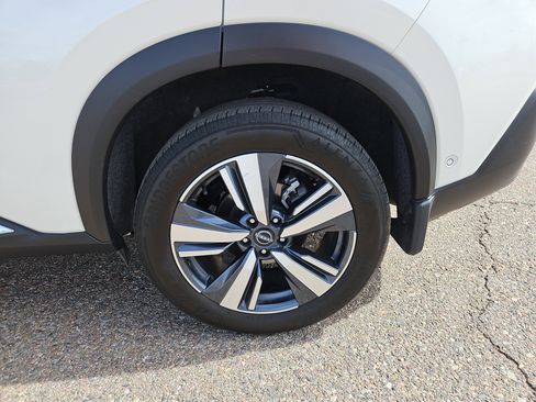 Used 2023 Nissan Rogue SL w/ SL Premium Package image 22