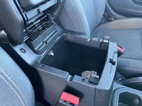 Used 2024 Jeep Gladiator Willys image 32