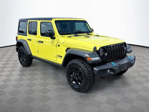 Used 2023 Jeep Wrangler Unlimited w/ Cold Weather Group AWD/4WD image 4