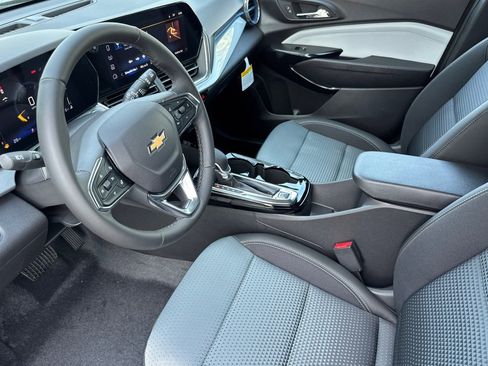 New 2026 Chevrolet Trax LT w/ Driver Confidence Package image 9
