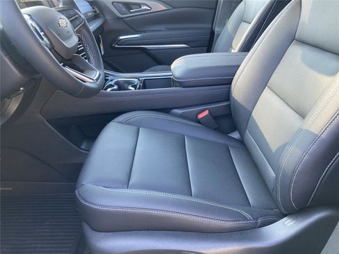 New 2026 Chevrolet Traverse LT w/ Sun and Wheel Package image 24