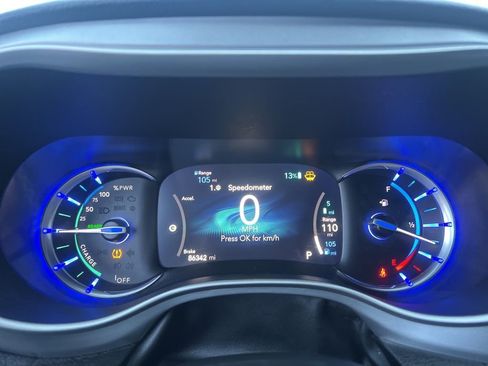 Used 2022 Chrysler Pacifica Touring-L w/ S Appearance Package image 12