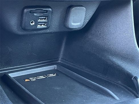 Used 2023 Chevrolet Traverse RS image 20