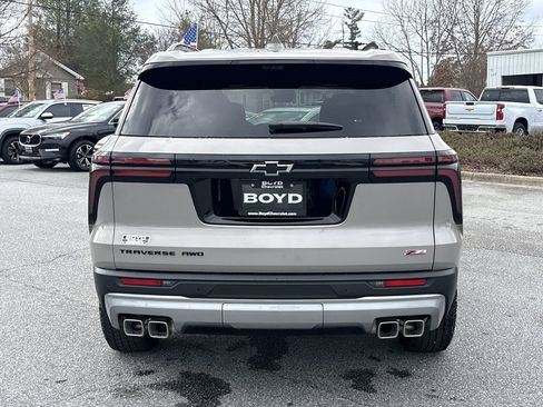 New 2026 Chevrolet Traverse Z71 w/ Enhanced Driving Package image 7