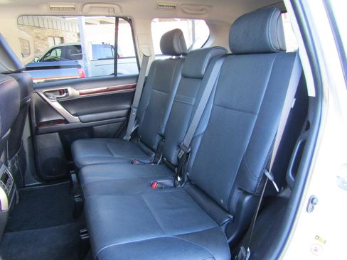Used 2017 Lexus GX 460 image 10