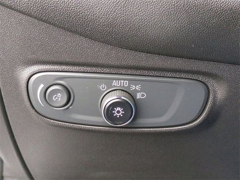 Certified 2022 Chevrolet Equinox LS w/ LS Convenience Package image 18