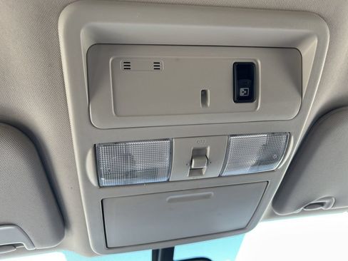 Used 2018 Nissan Titan SV w/ SV Convenience Package AWD/4WD image 31