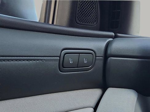 Used 2025 Hyundai Tucson Limited FWD image 25