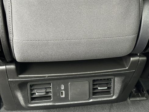 Used 2025 Chevrolet Silverado 1500 Custom image 41