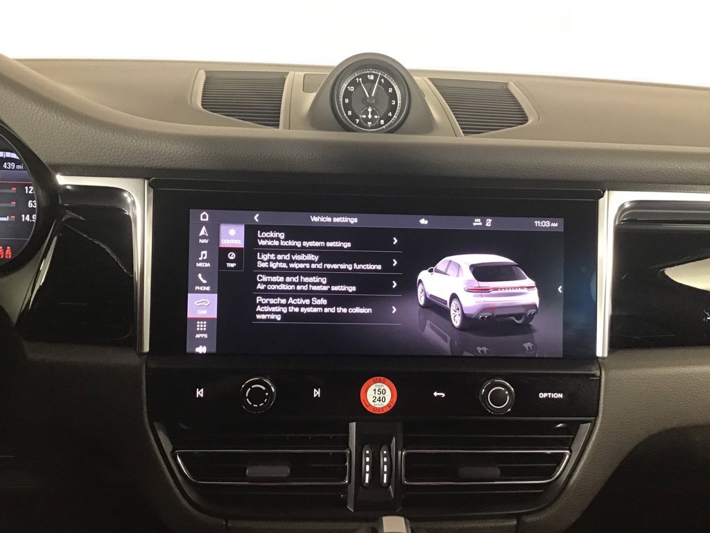 Certified 2026 Porsche Macan AWD/4WD image 36