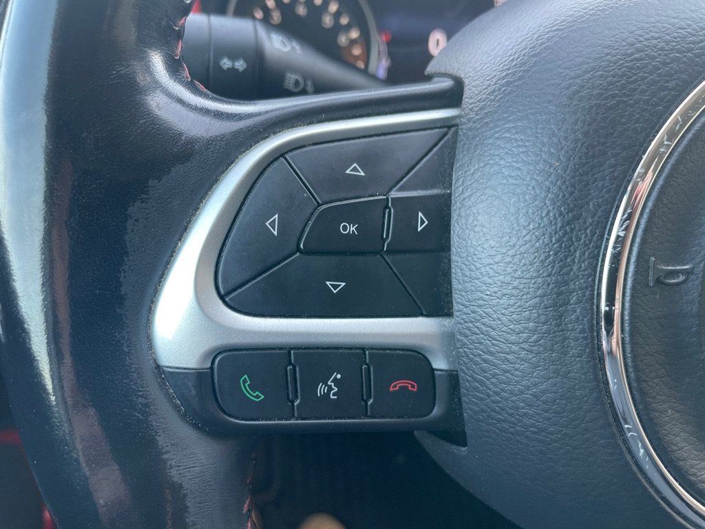 Used 2020 Jeep Compass Trailhawk AWD/4WD image 23