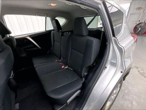 Used 2015 Toyota RAV4 LE AWD/4WD image 19