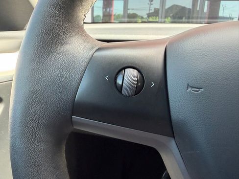 Used 2023 Tesla Model Y Long Range AWD/4WD image 16