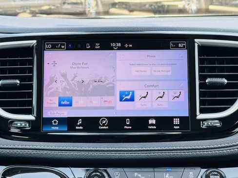 Used 2023 Chrysler Pacifica Touring-L FWD image 24