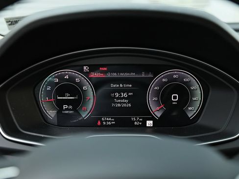 Used 2025 Audi Q5 Prestige AWD/4WD image 32