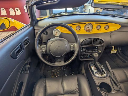 Used 2002 Chrysler Prowler RWD image 14