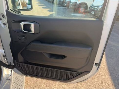 Used 2022 Jeep Wrangler Unlimited Sahara image 14