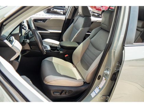 Used 2021 Toyota RAV4 XLE Premium AWD/4WD image 10