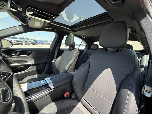 Used 2025 Mercedes-Benz C 300 Sedan image 12