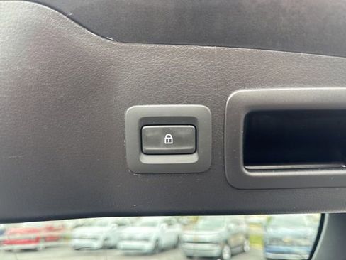 Used 2024 MAZDA MAZDA3 s FWD image 12