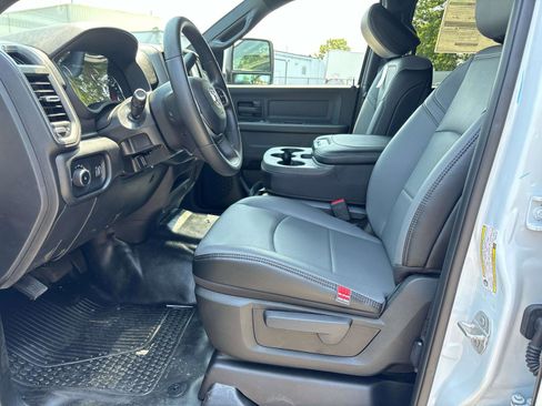 New 2024 RAM 2500 Tradesman w/ Chrome Appearance Group image 5